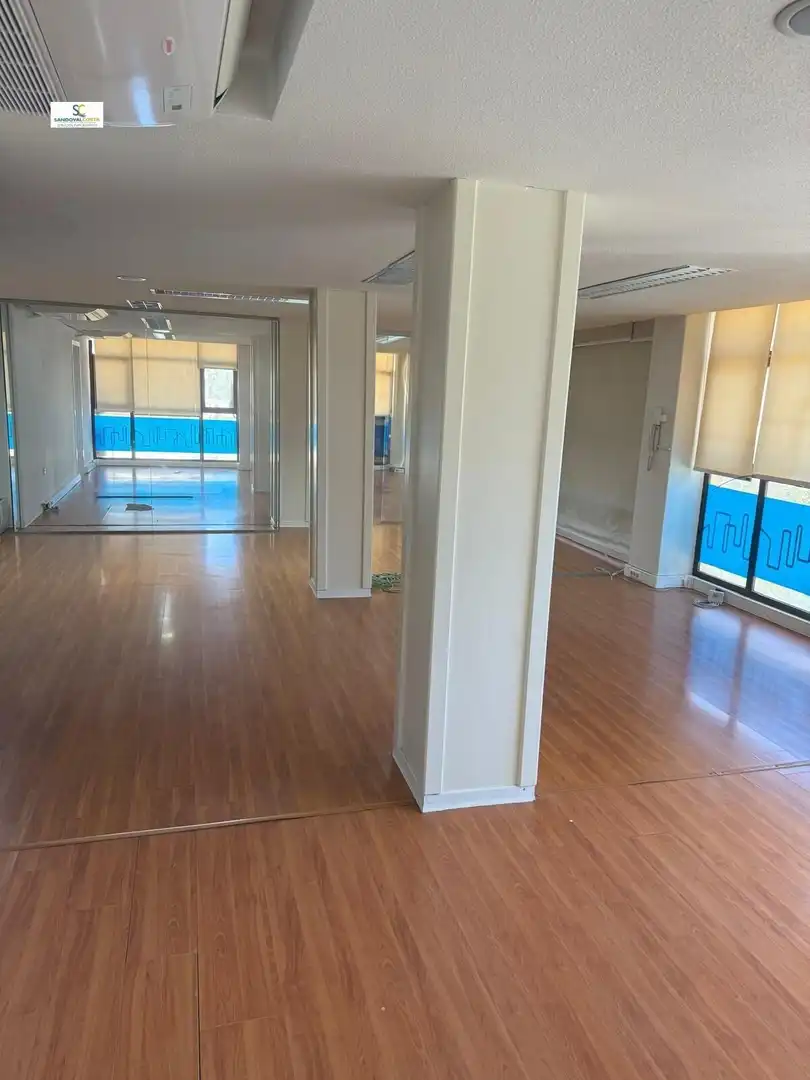 Commercial properties for sale in Alicante / Alacant  with Air Conditioner