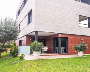 Exterior view of House or chalet for sale in Cerdanyola del Vallès  with Air Conditioner, Heating and Terrace