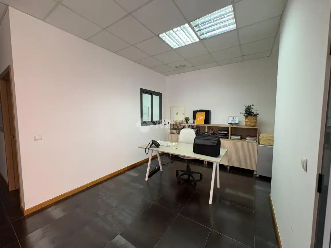 Commercial properties for rent in Xirivella  with Air Conditioner