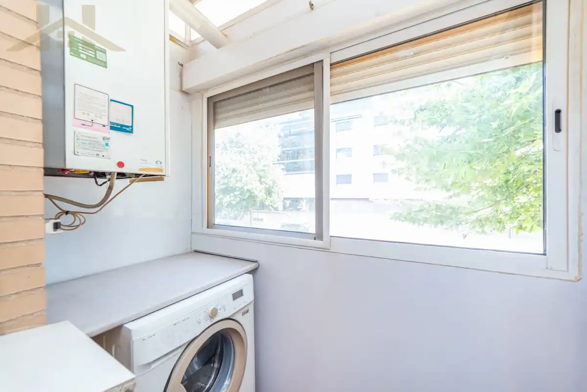 Balcony of Flat for sale in Pinto  with Air Conditioner, Heating and Storage room