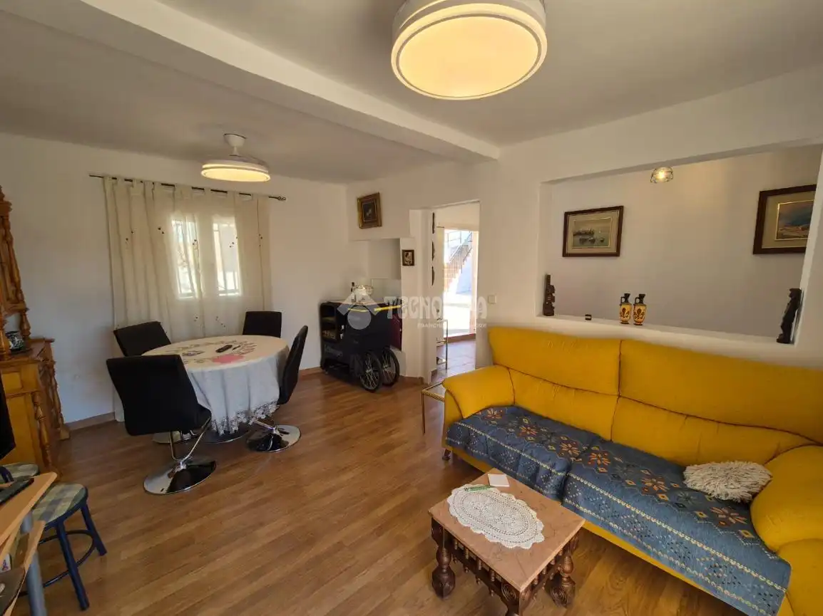 Wohnzimmer von Einfamilien-Reihenhaus zum Verkauf in Cendejas de la Torre mit Heizung und Terrasse