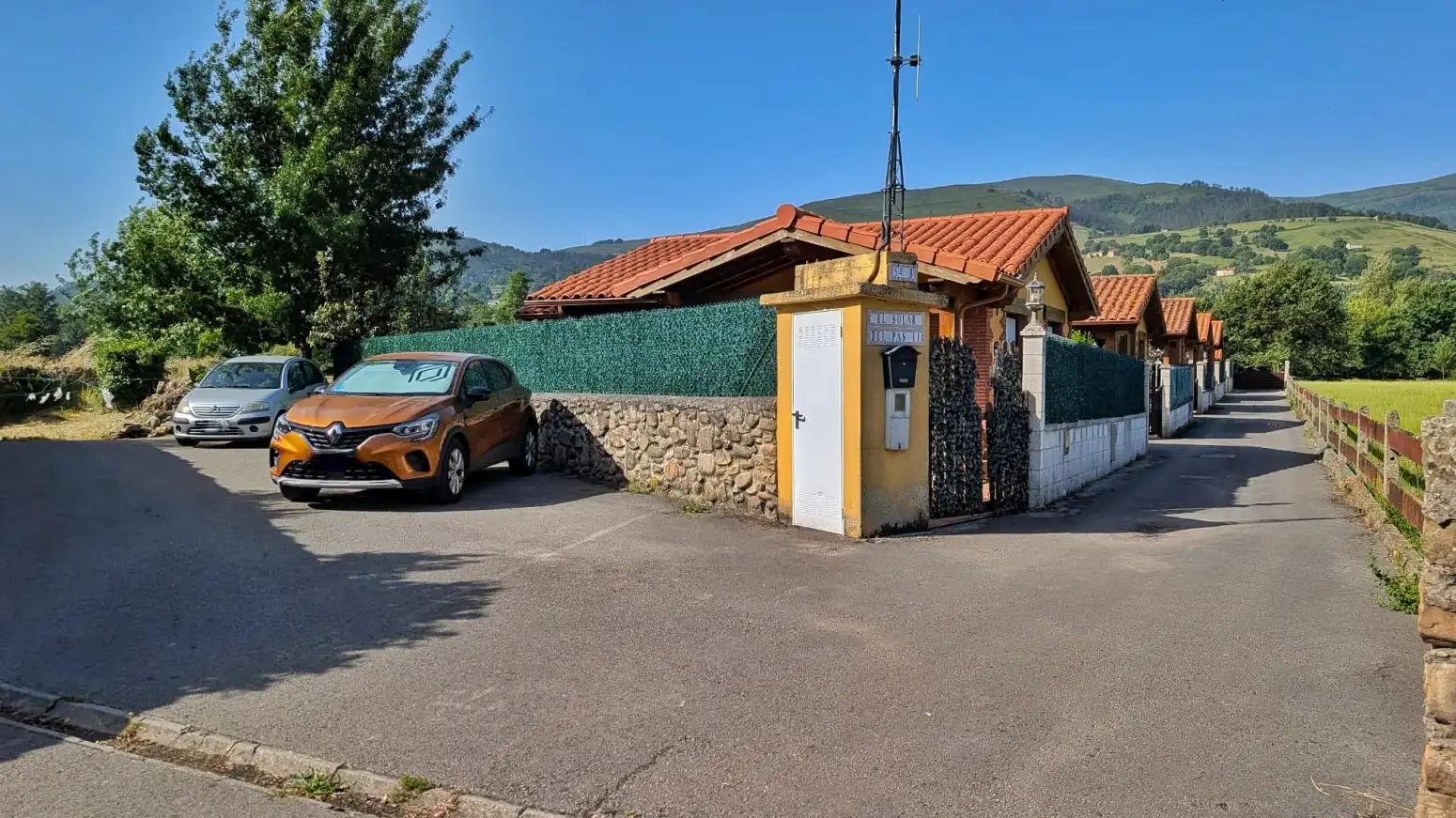 Parking de Casa o chalet en venta en Santiurde de Toranzo con Calefacción, Jardín privado y Amueblado