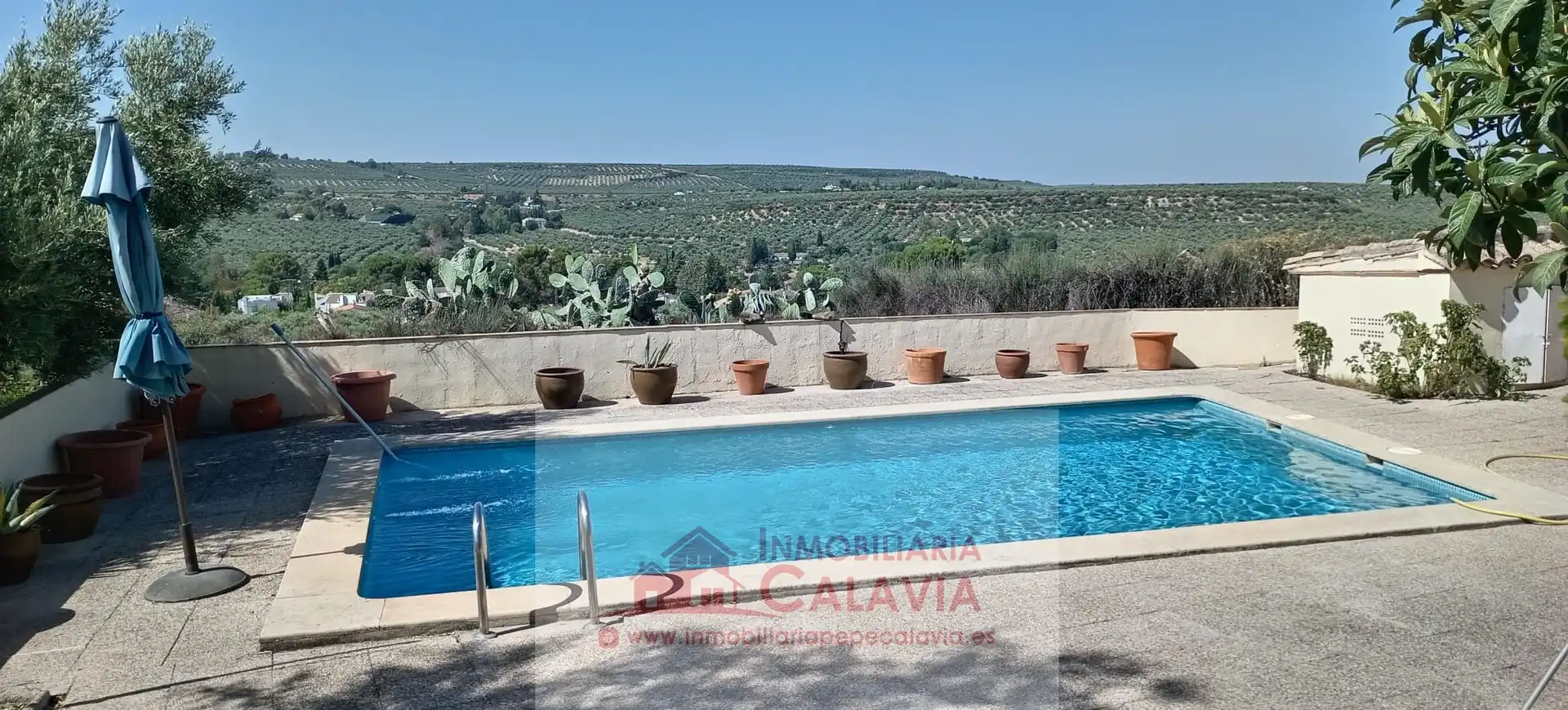 Xalet amb piscina en venda a Baeza