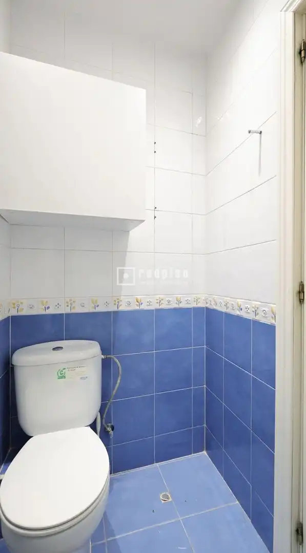 Bathroom of Flat for rent in Madrid  with Air Conditioner, Heating and Furnished
