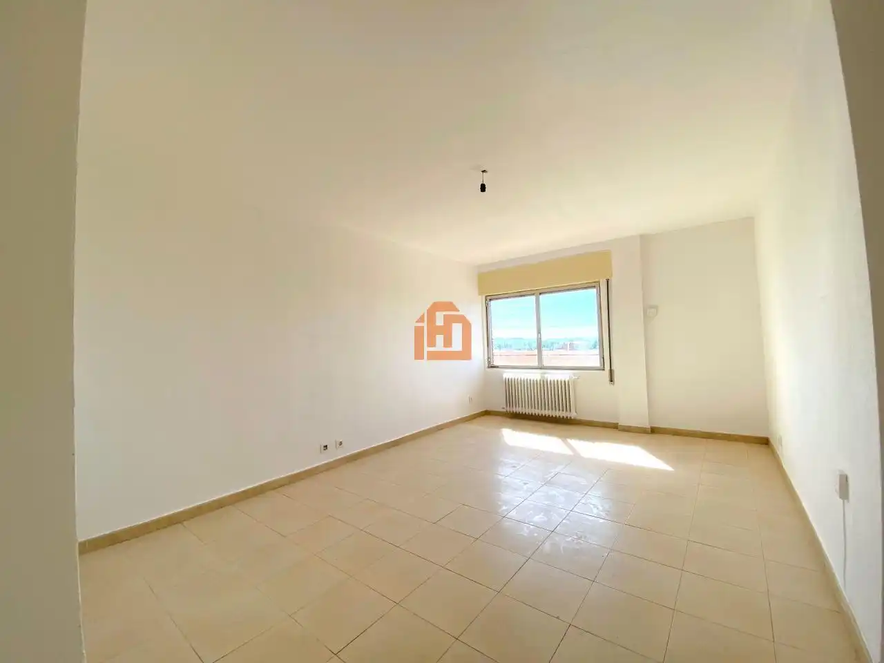 Sala de estar de Piso en venta en Santovenia de la Valdoncina con Calefacción y Terraza