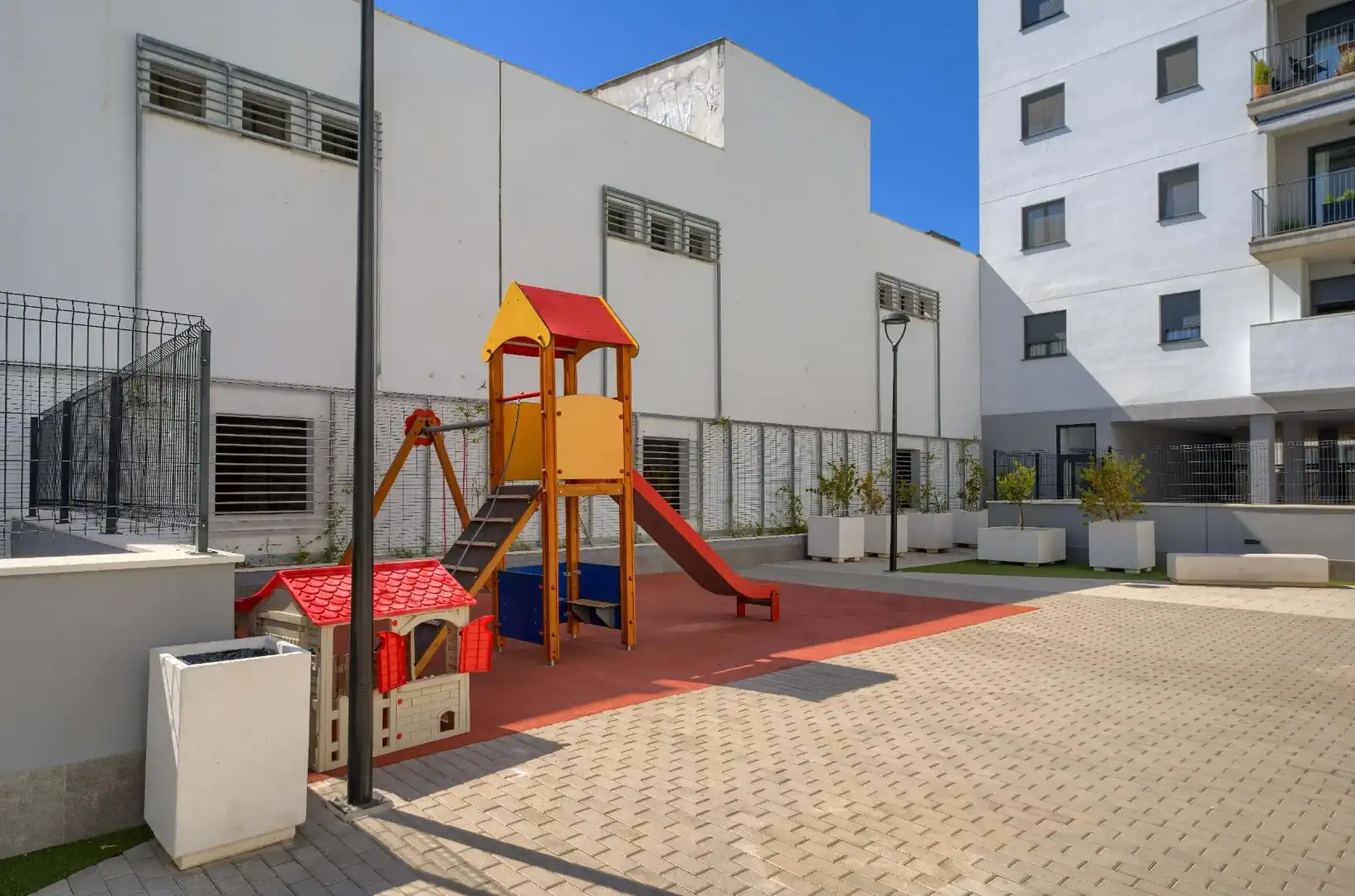 Exterior view of Flat for sale in Sevilla  with Air Conditioner and Terrace