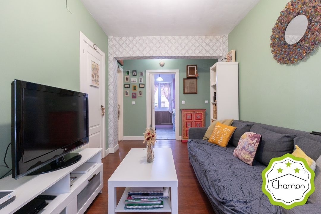 Sala d'estar de Pis en venda en Barakaldo  amb Calefacció, Parquet i Moblat