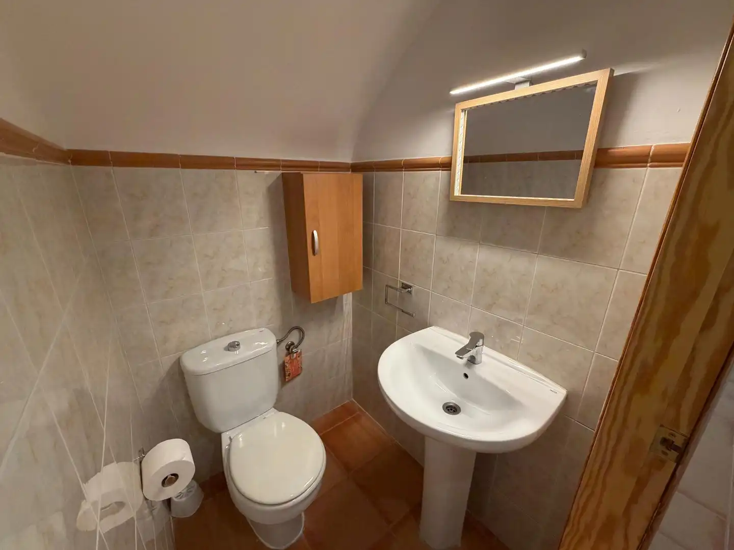 Badezimmer von Einfamilien-Reihenhaus zum Verkauf in Dénia mit Klimaanlage, Privatgarten und Terrasse