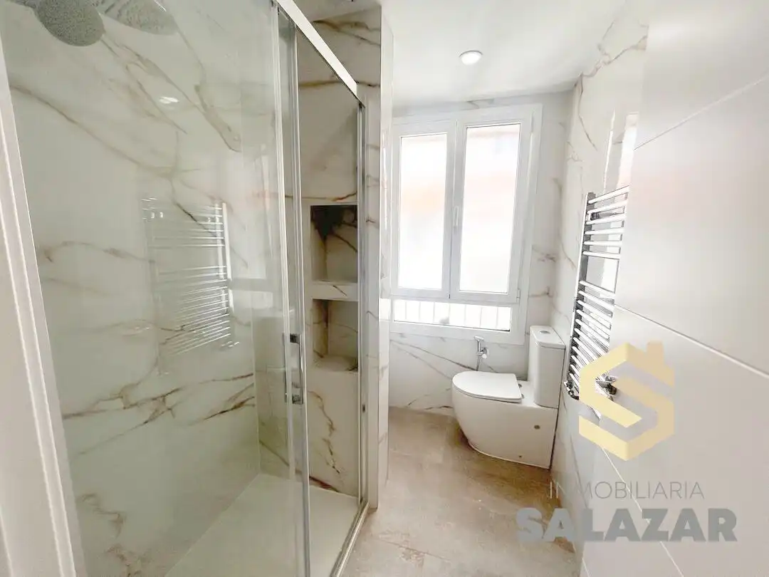 Baño de Piso de alquiler en Bilbao  con Calefacción