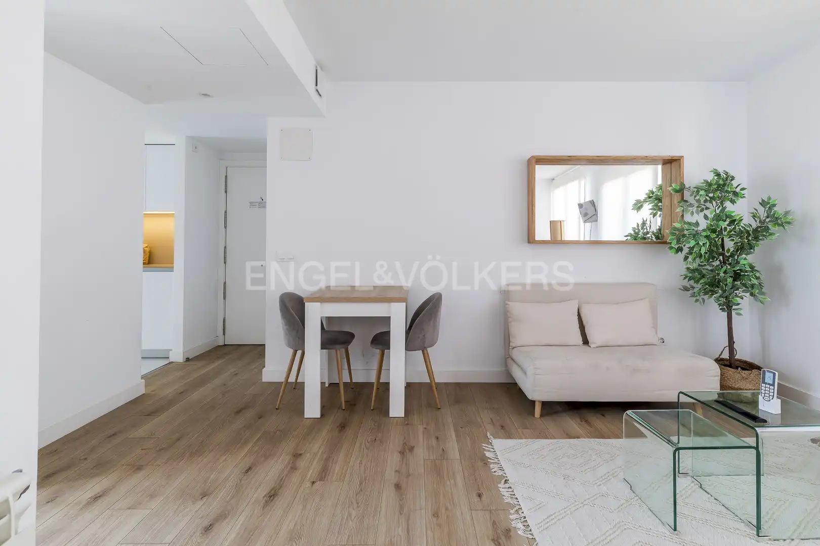 Sala de estar de Apartamento de alquiler en Madrid con Aire acondicionado, Calefacción y Terraza
