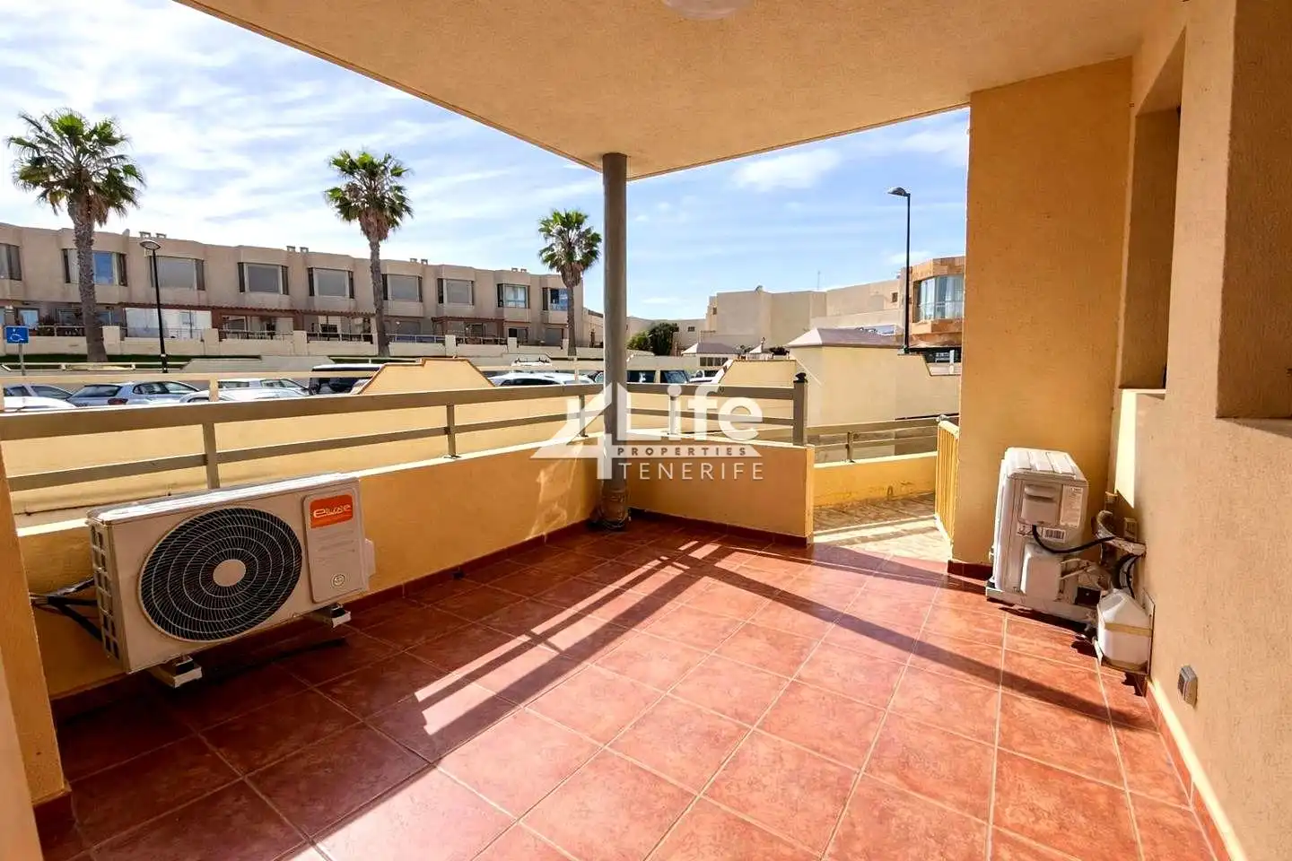 Vista exterior de Casa o chalet en venta en Granadilla de Abona con Aire acondicionado, Jardín privado y Terraza