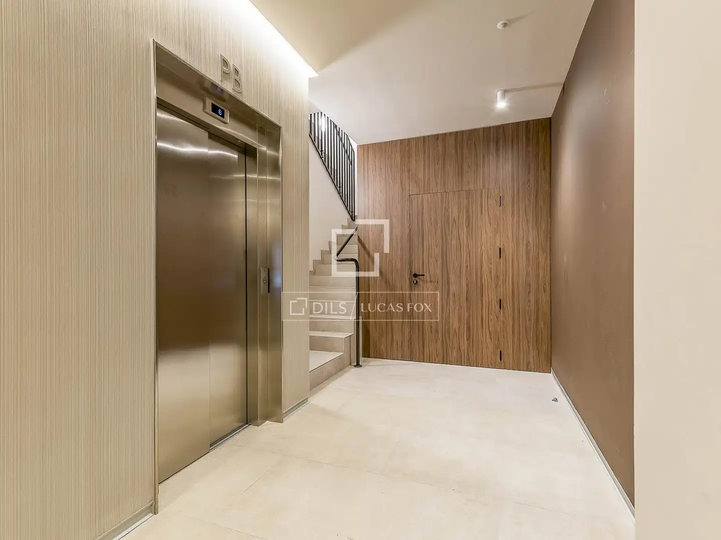 Piso en venta en Barcelona con Aire acondicionado, Calefacción y Terraza
