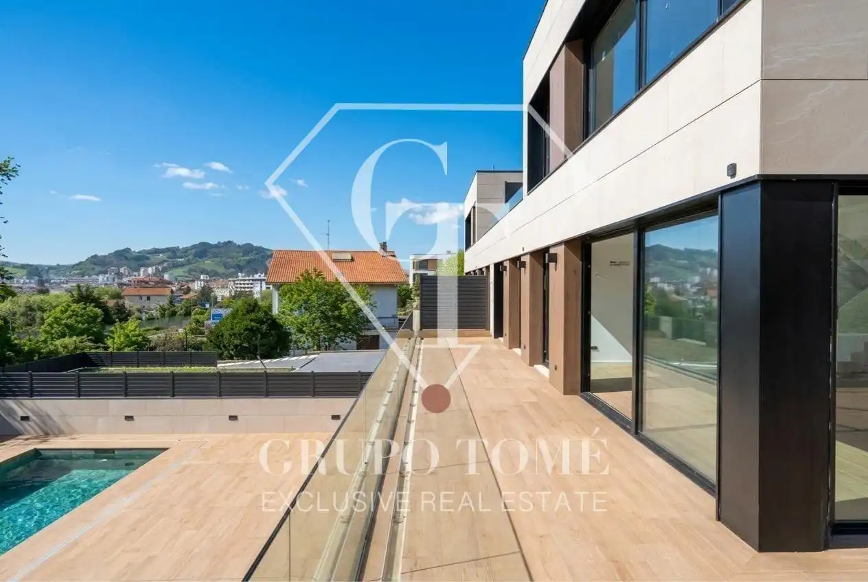Terrassa de Casa adosada en venda en Zarautz amb Jardí privat, Terrassa i Piscina
