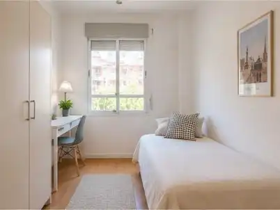 Bedroom of Flat for rent in Les Corts