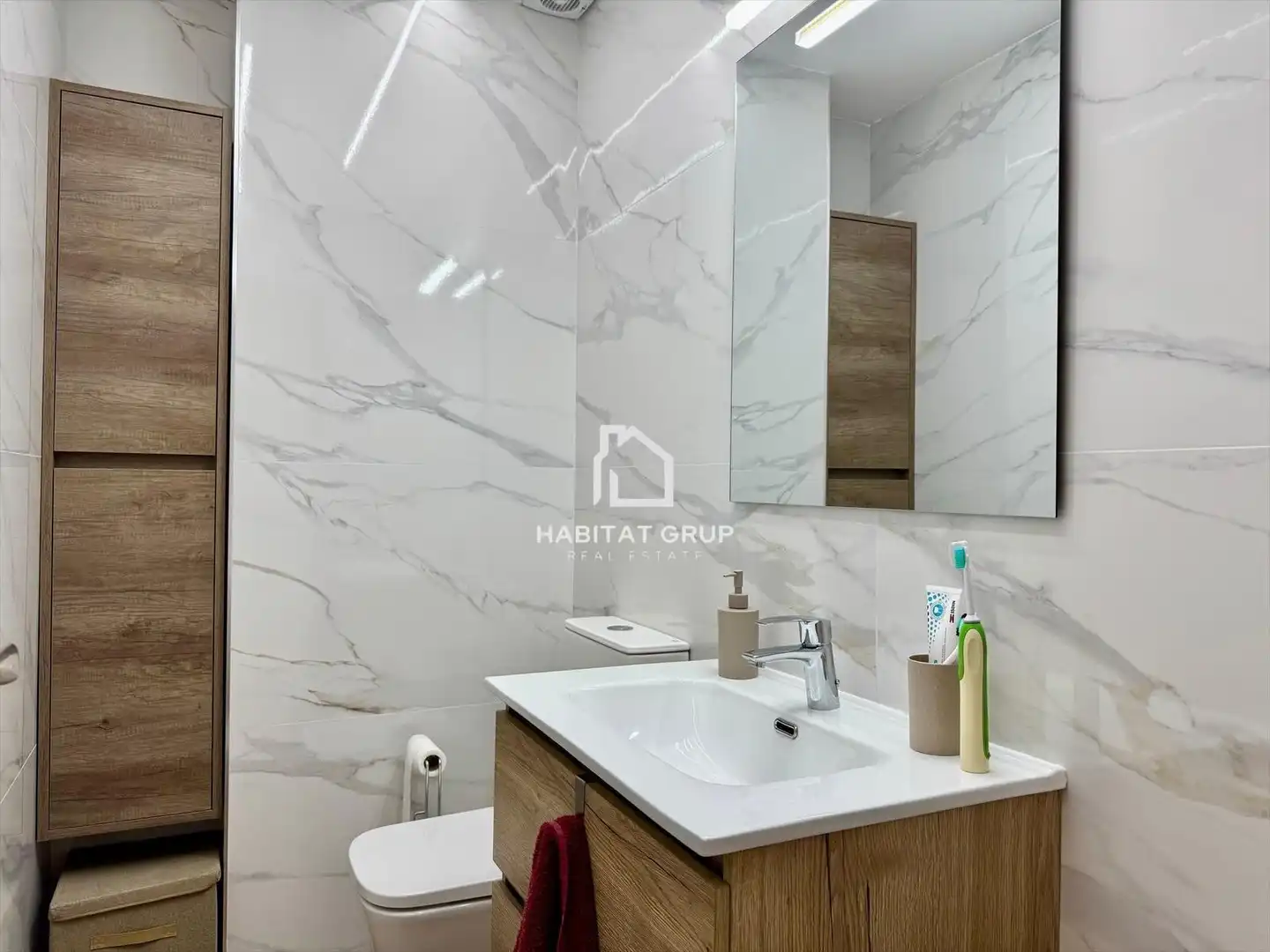 Bathroom of Flat for sale in Girona  with Air Conditioner, Heating and Private garden