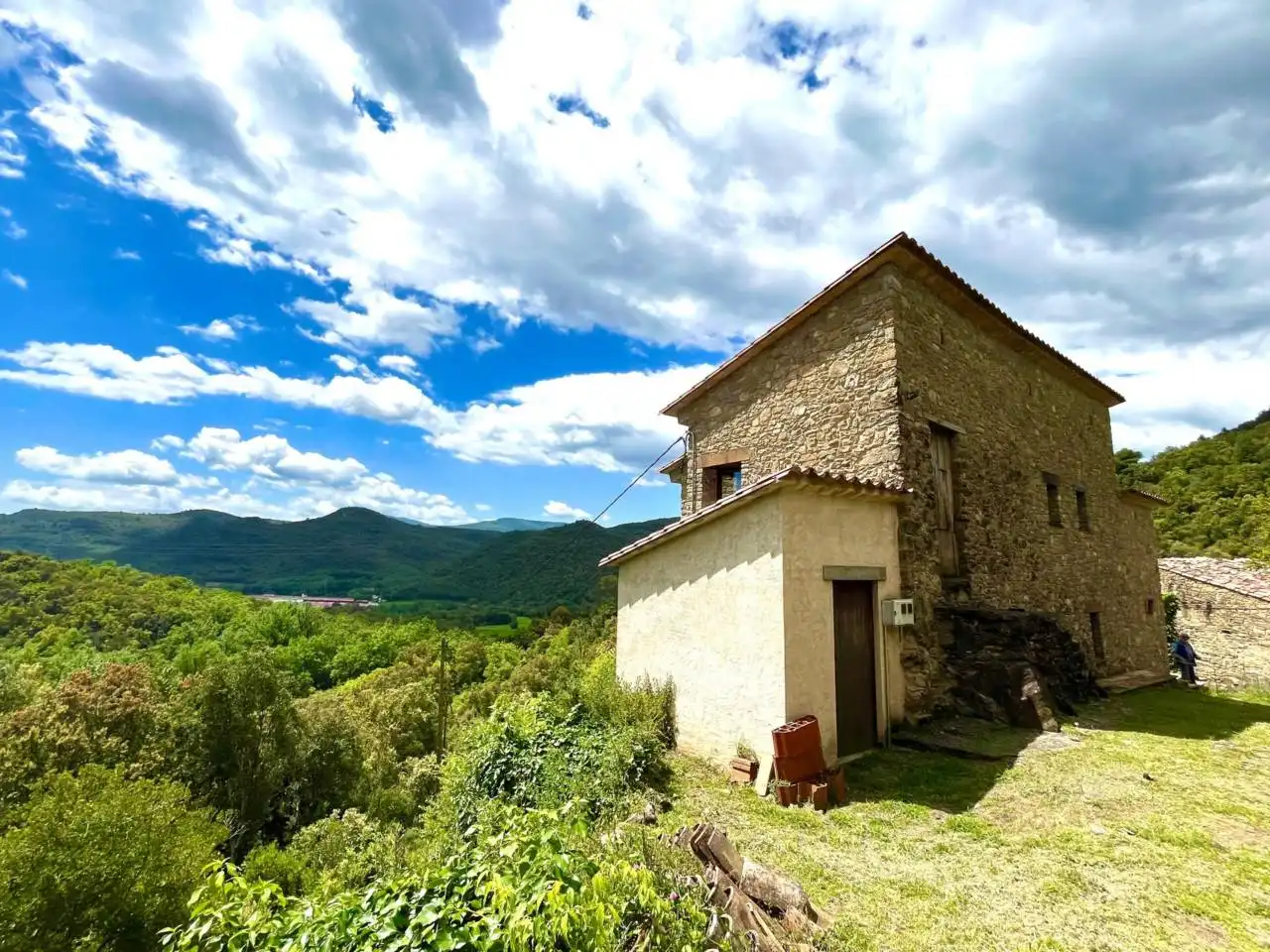 Vista exterior de Finca rústica en venta en Sant Aniol de Finestres con Calefacción, Jardín privado y Terraza
