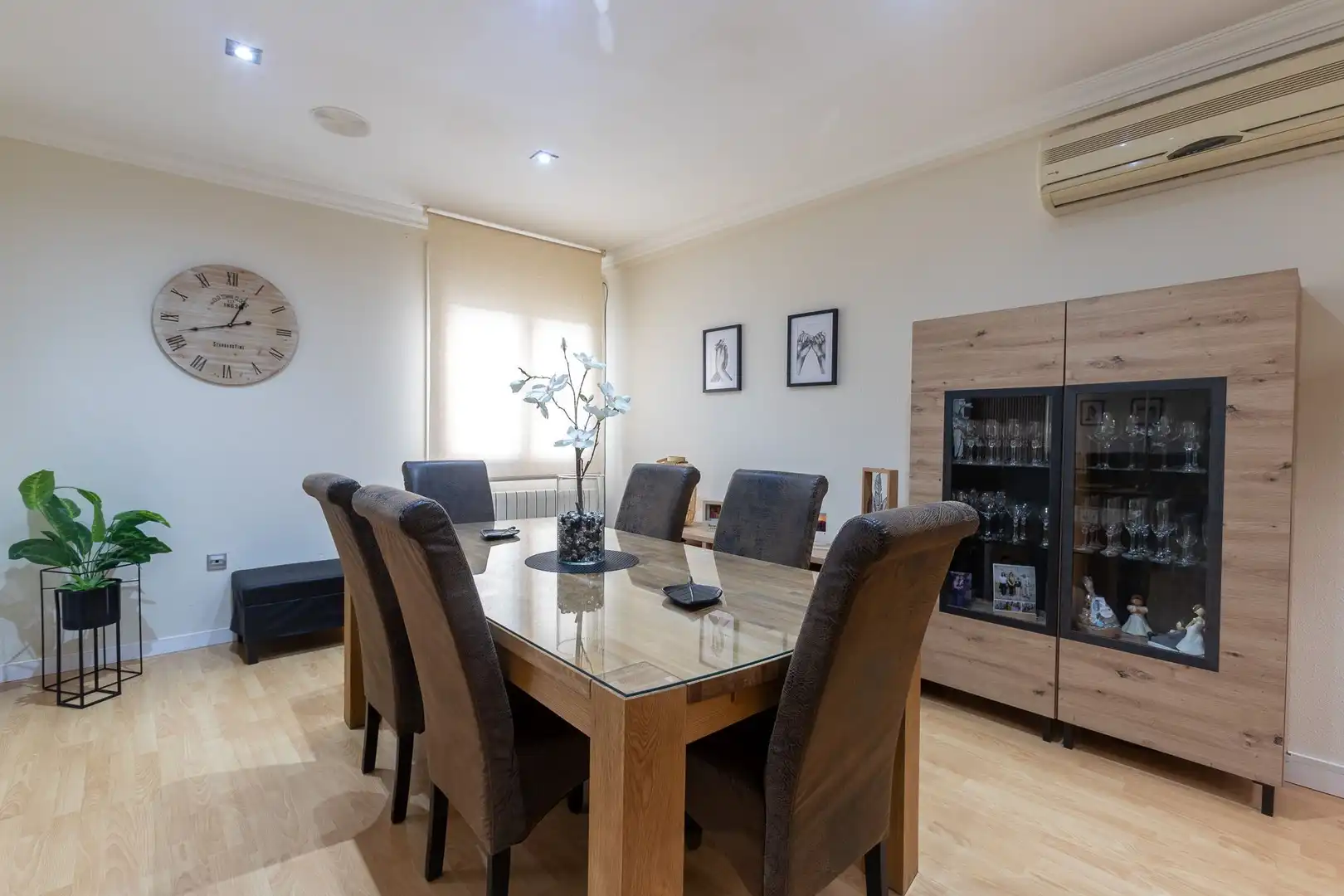 Esszimmer von Einfamilien-Reihenhaus zum Verkauf in Roses mit Klimaanlage, Heizung und Terrasse