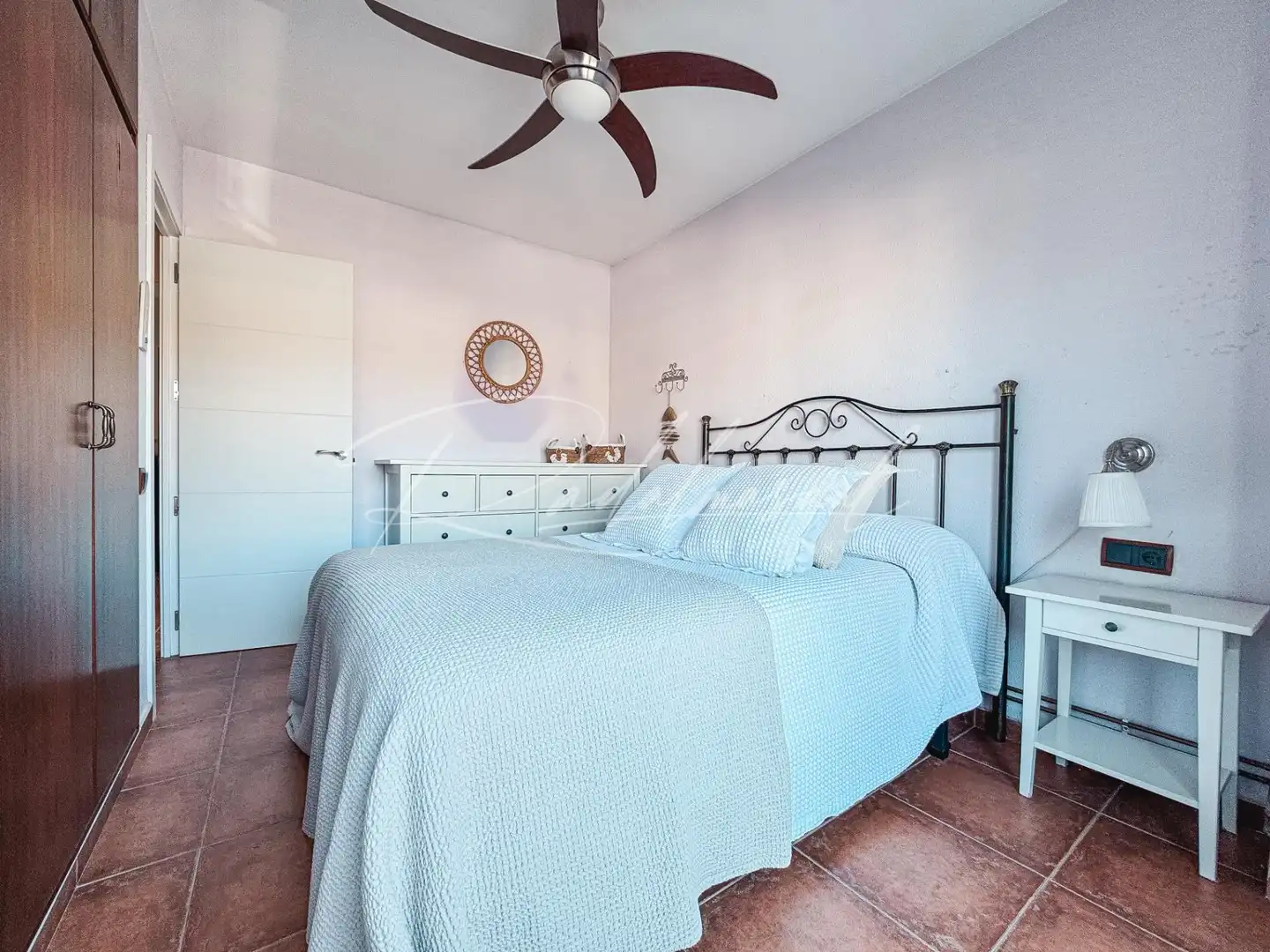 Schlafzimmer von Einfamilien-Reihenhaus zum Verkauf in Cambrils mit Klimaanlage, Heizung und Privatgarten