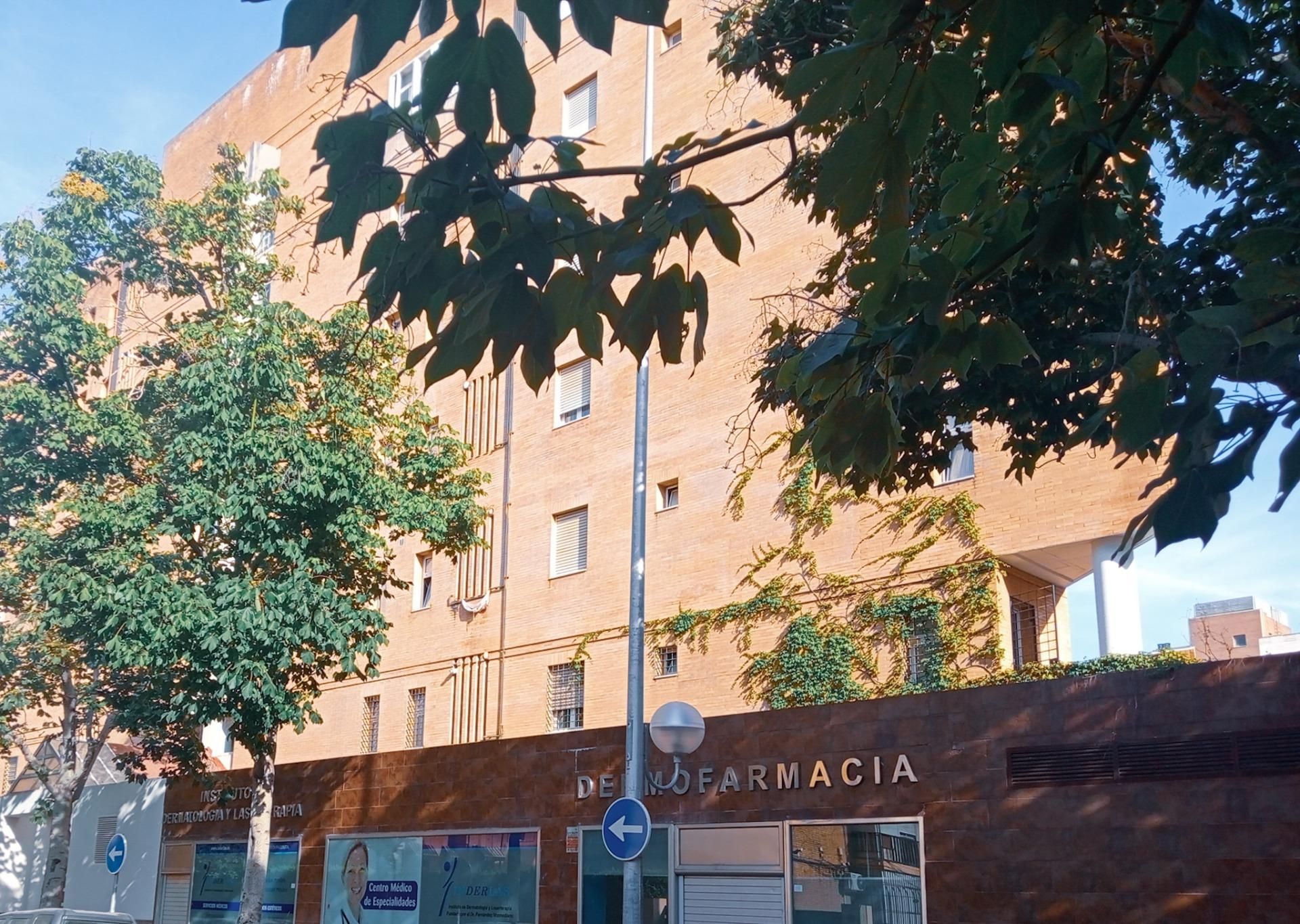 Vista exterior de Garatge en venda en  Sevilla Capital