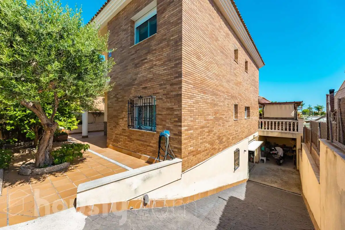 Vista exterior de Casa o chalet en venta en Calafell con Aire acondicionado, Calefacción y Jardín privado