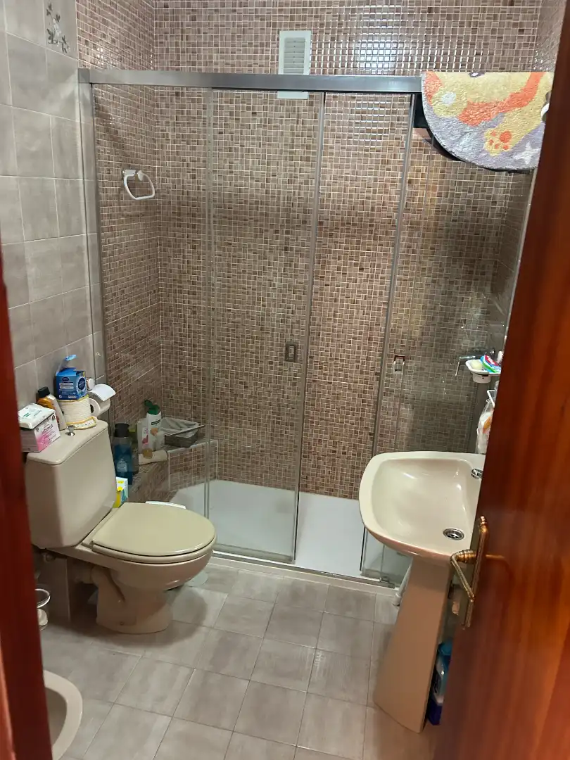 Bathroom of Flat for sale in Vélez-Málaga  with Air Conditioner, Terrace and Furnished