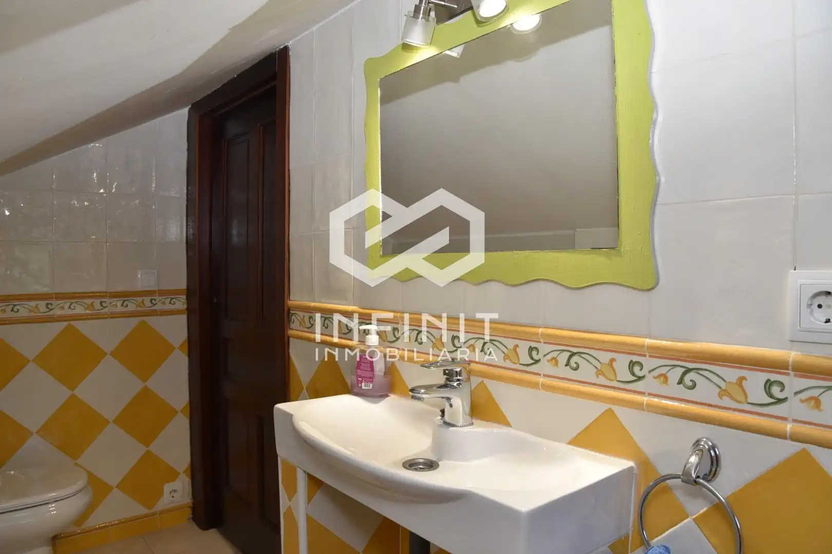 Bathroom of Houses for sale in Ribatejada, Madrid
