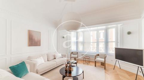 Photo 3 of Flat to rent in C. de Casado del Alisal, Jerónimos, Madrid