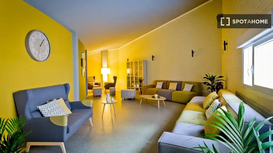 Sala de estar de Piso para compartir en  Pamplona / Iruña con Aire acondicionado, Calefacción y Amueblado
