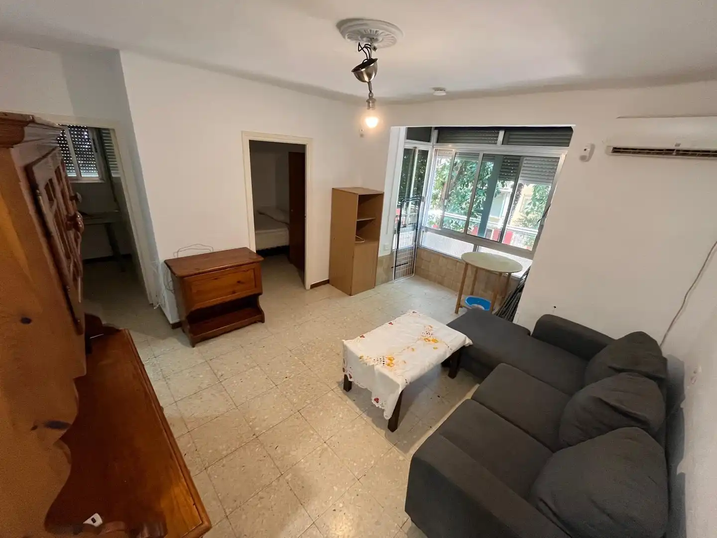 Living room of Flat for rent in Sevilla  with Air Conditioner and Furnished