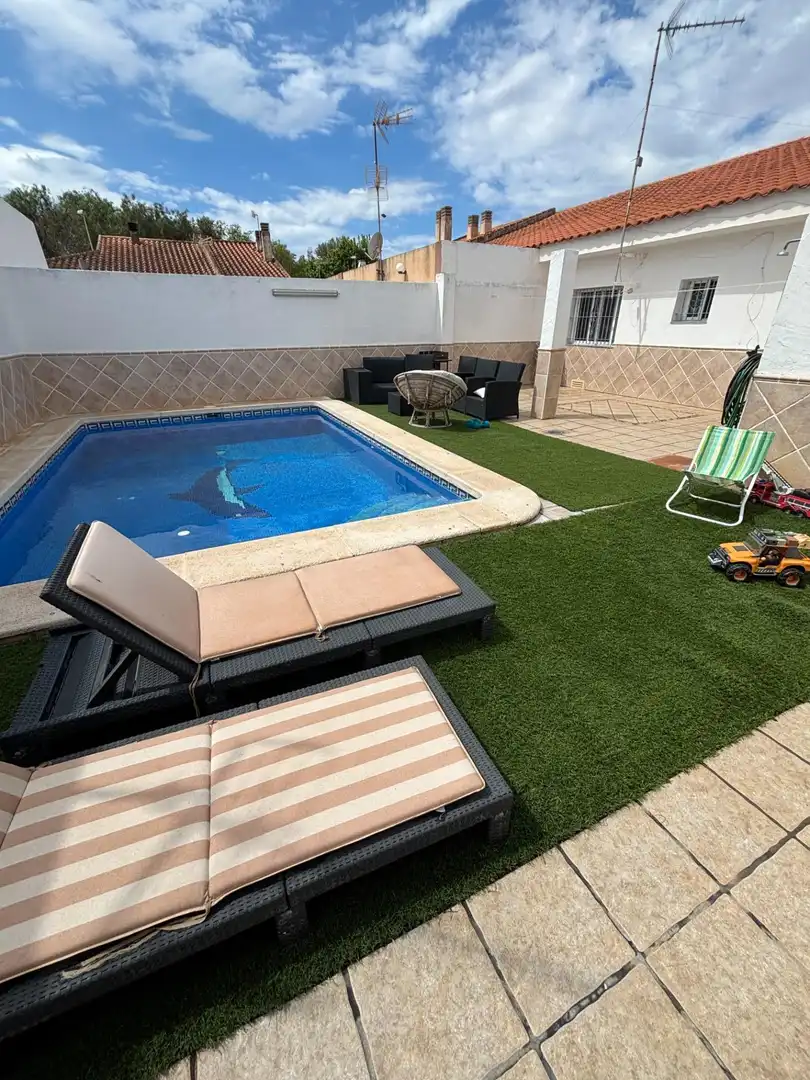 Casa adosada en venta en Calle MARIA DE ZAYAS-B SANTIAGO, 28, Miranda