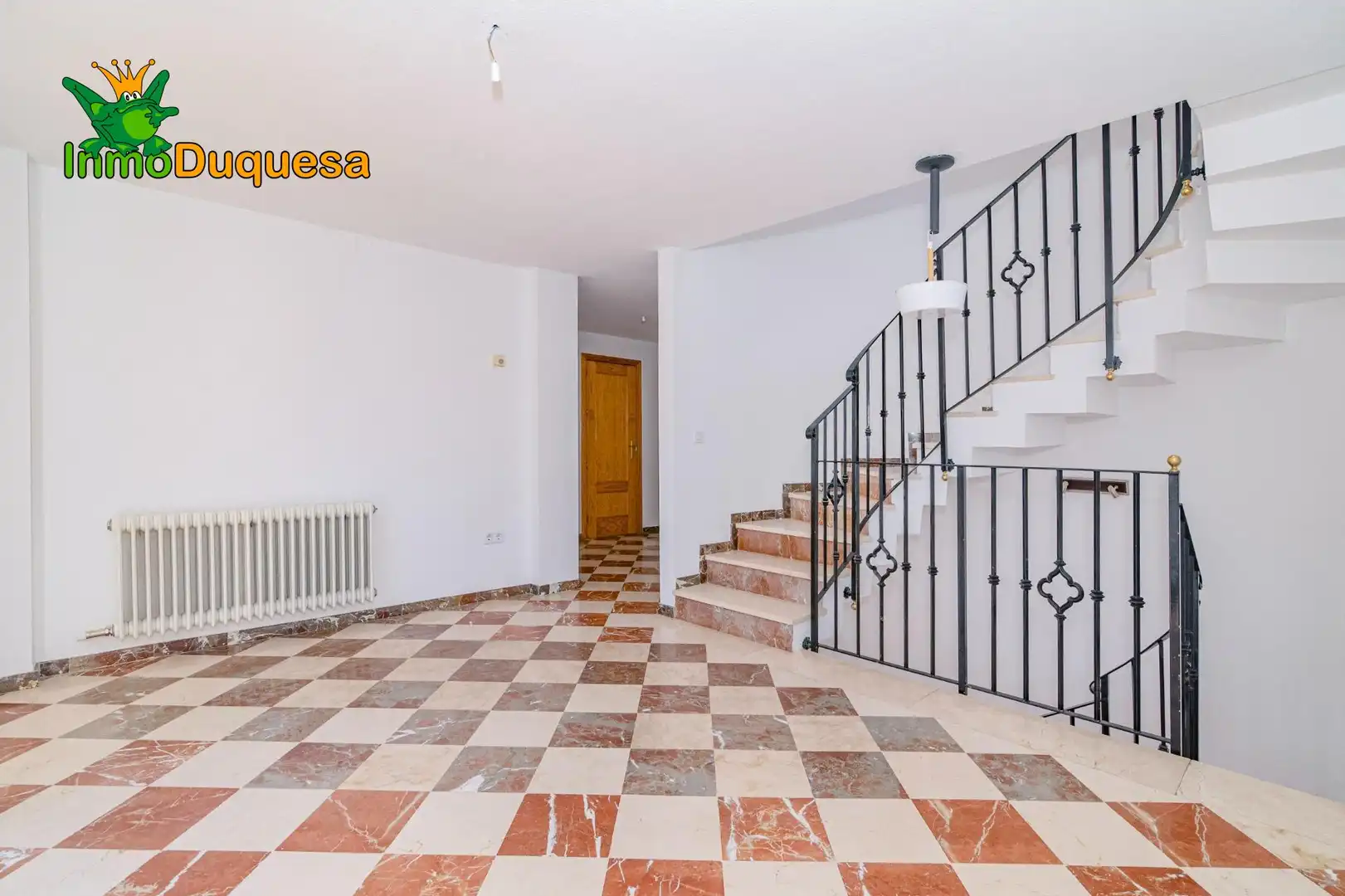 Casa adosada en venta en Gójar con Calefacción y Terraza