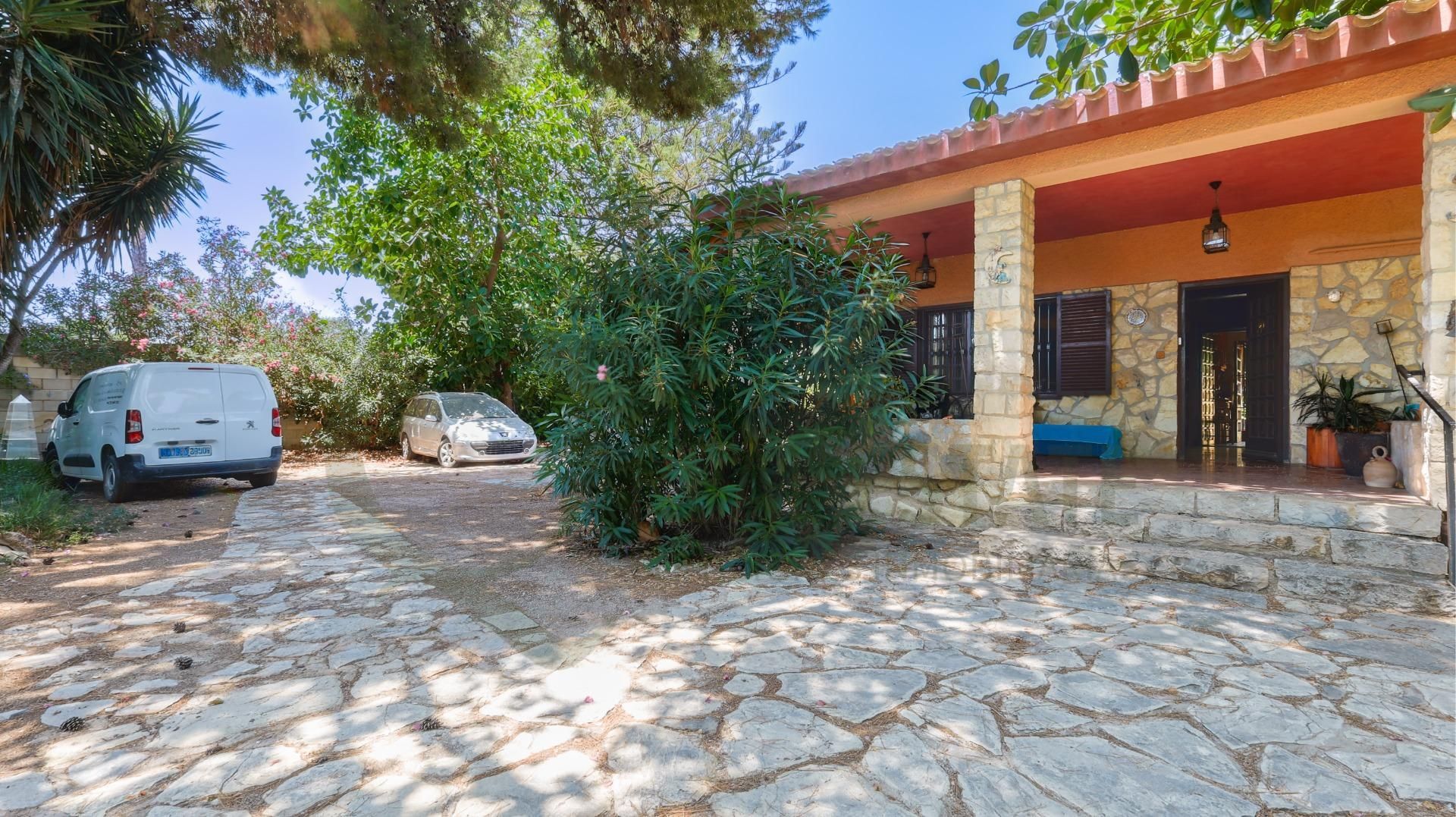 Vista exterior de Casa o xalet en venda en Alicante / Alacant amb Calefacció, Jardí privat i Terrassa