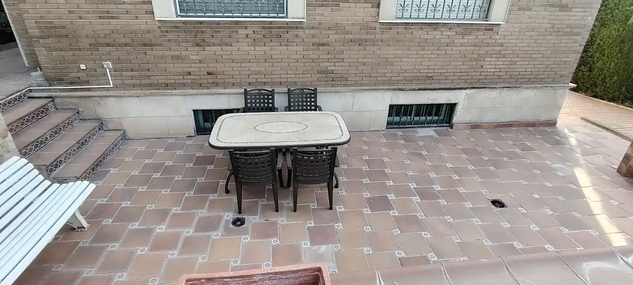 Terrassa de Casa o xalet en venda en Linares amb Aire condicionat, Calefacció i Jardí privat