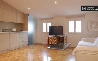 Living room of Flat to rent in  Madrid Capital  with Air Conditioner and Balcony