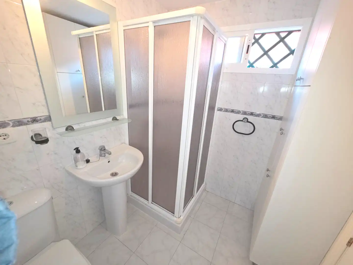 Bathroom of Attic for sale in Algeciras  with Terrace and Community pool