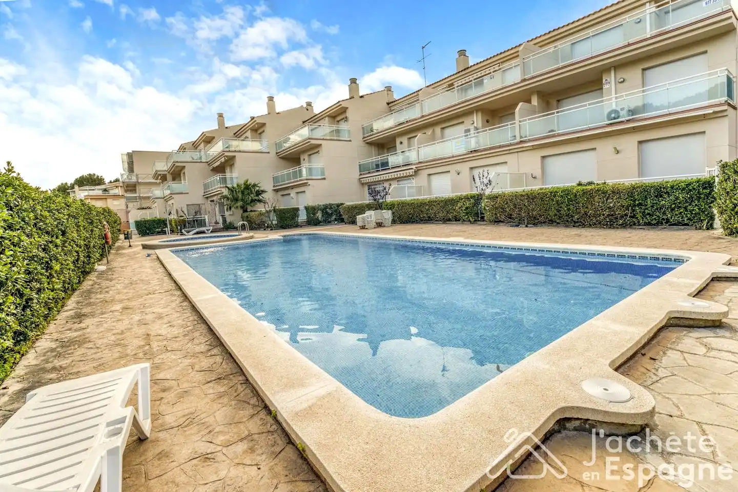 Piscina de Ático en venta en Vandellòs i l'Hospitalet de l'Infant con Aire acondicionado, Terraza y Amueblado