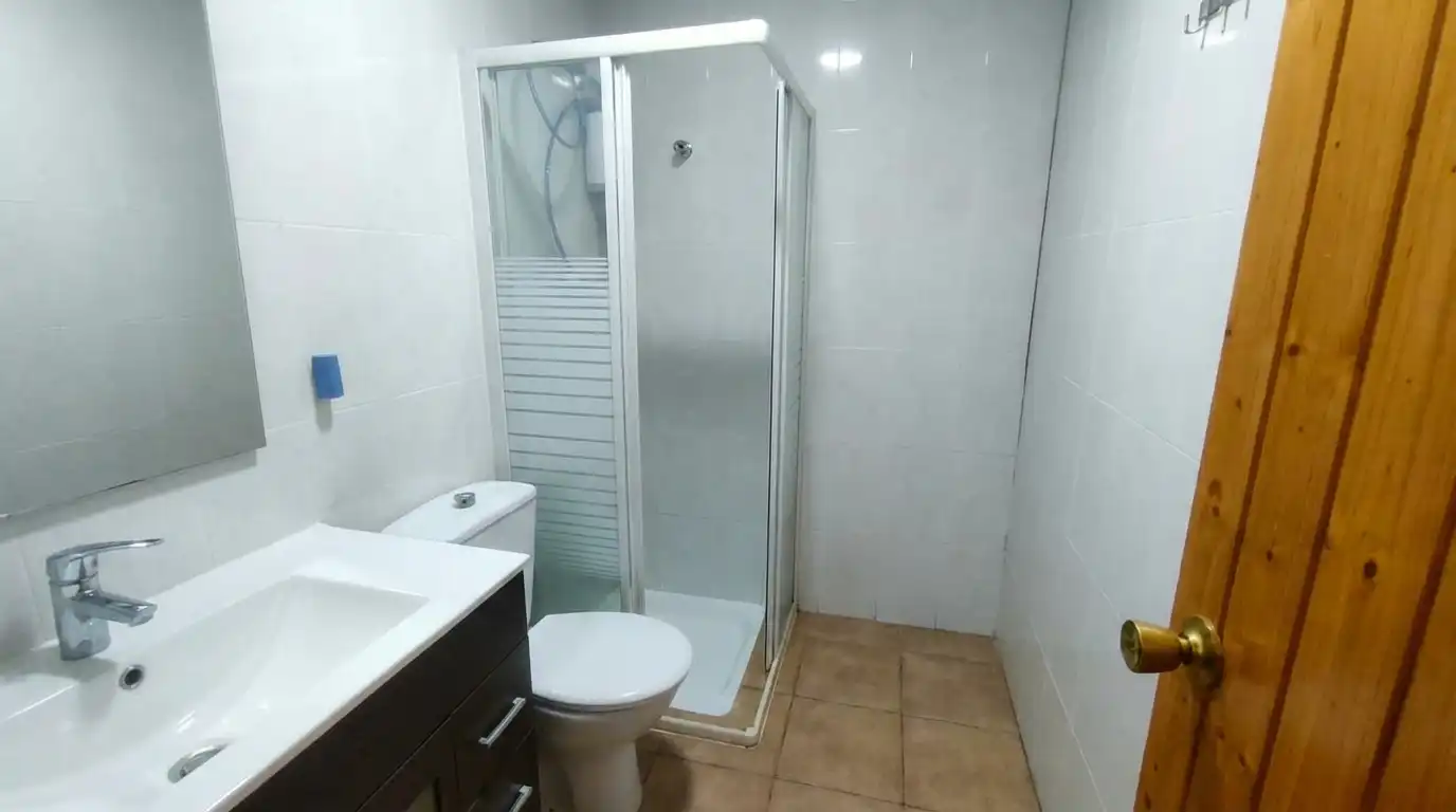 Baño de Nave industrial en venta en Valencia