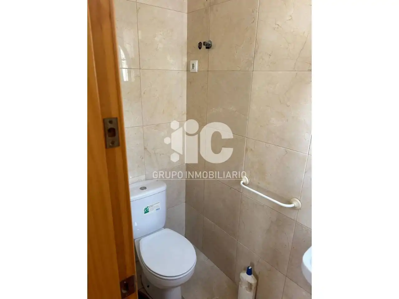 Local comercial en venda a Baena, imagen 2