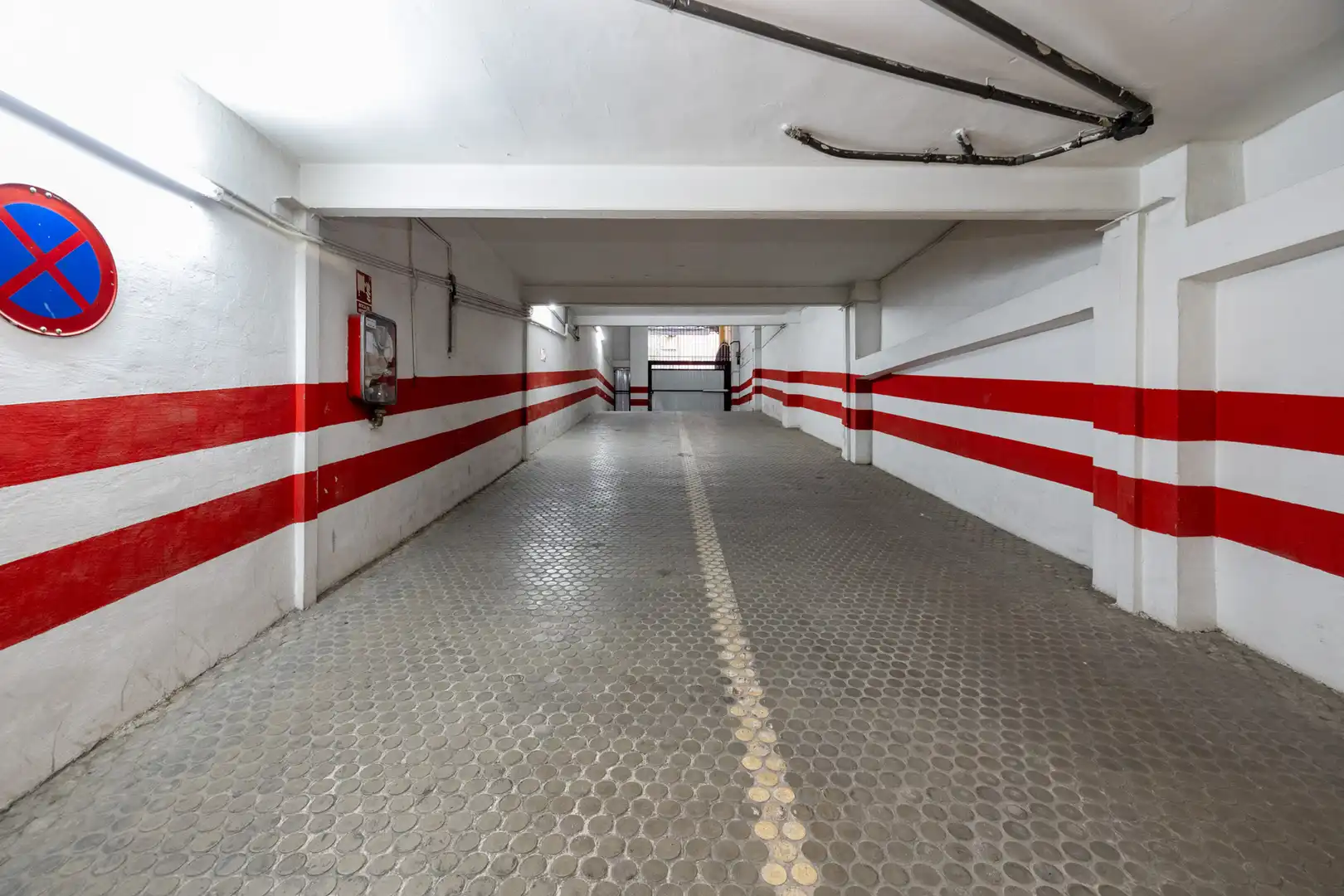 Parkplatz von Garage zum Verkauf in Granada