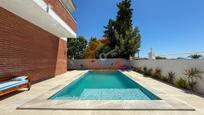 Piscina de Casa o xalet en venda en Cunit amb Jardí privat, Terrassa i Piscina