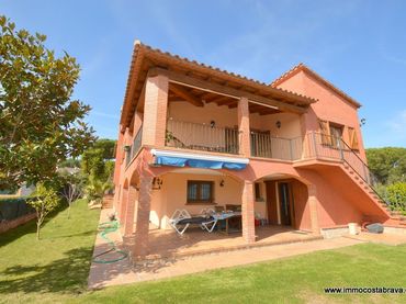 Casa con jardín en venta en Cabanyes - Mas Ambrós - Mas Pallí