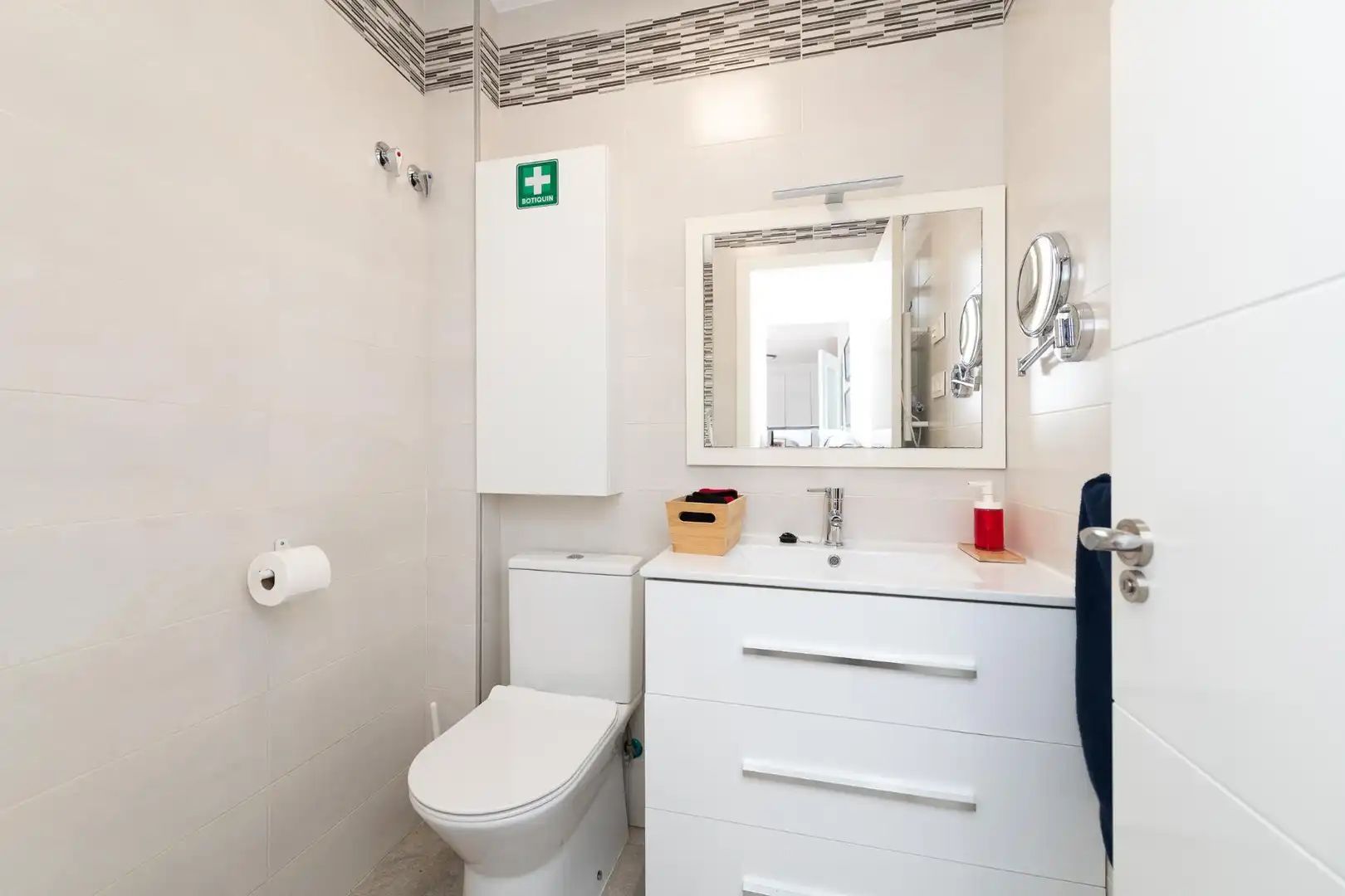 Bathroom of Detached homes for sale in Málaga  with Terrace, Balcony and Community pool