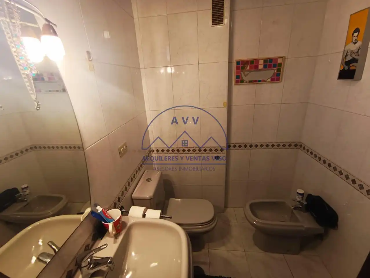 Bany de Pis en venda en Vigo  amb Calefacció i Parquet