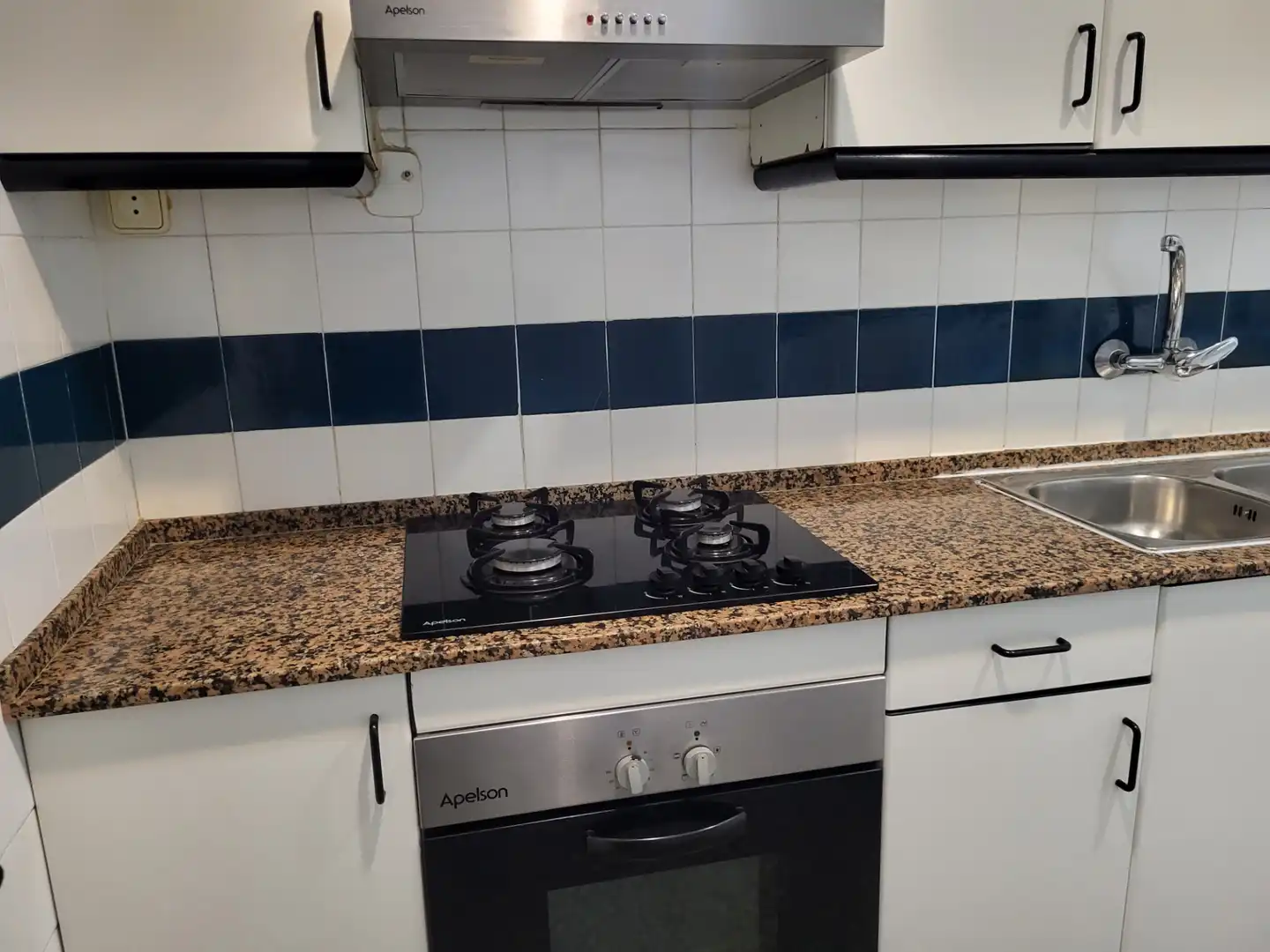 Cocina de Piso en venta en Barcelona con Aire acondicionado y Horno