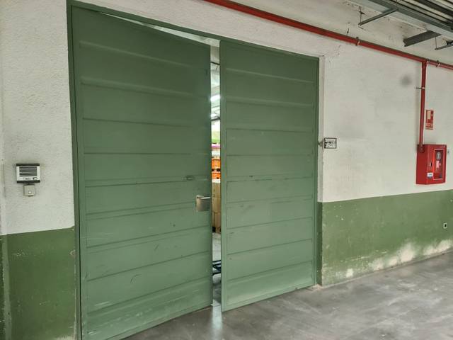 Nave industrial en Venta en Calle Gamonal en Ensanche de Vallecas - La Gavia