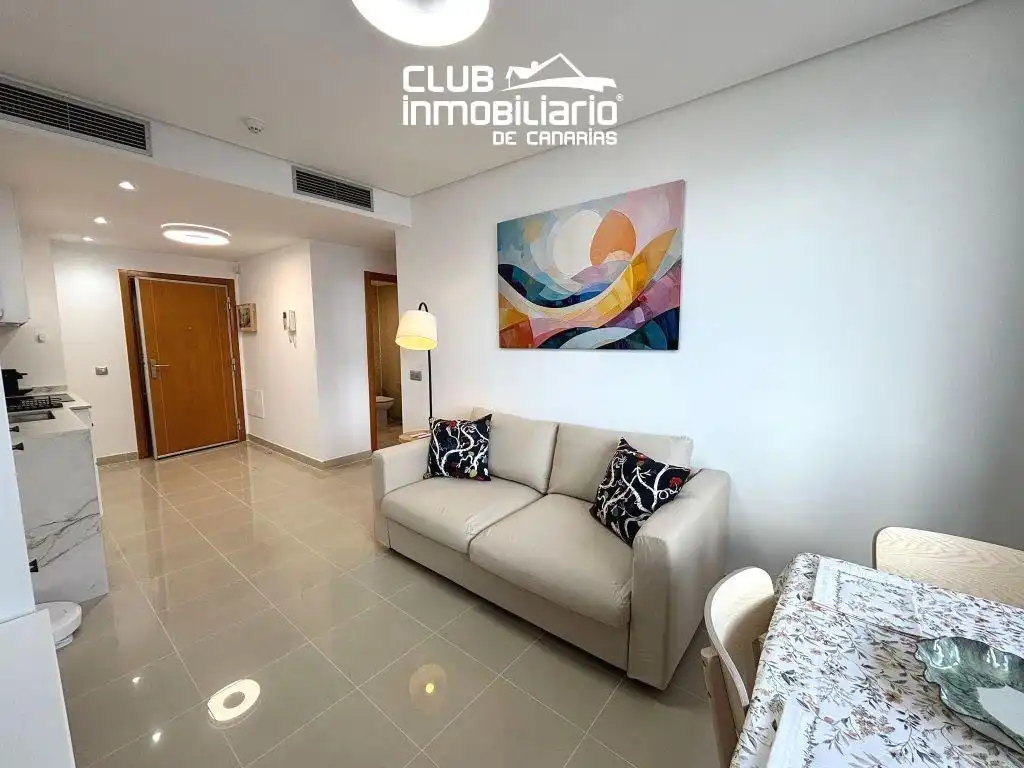 Sala d'estar de Pis de lloguer en Santa Cruz de Tenerife amb Aire condicionat i Moblat