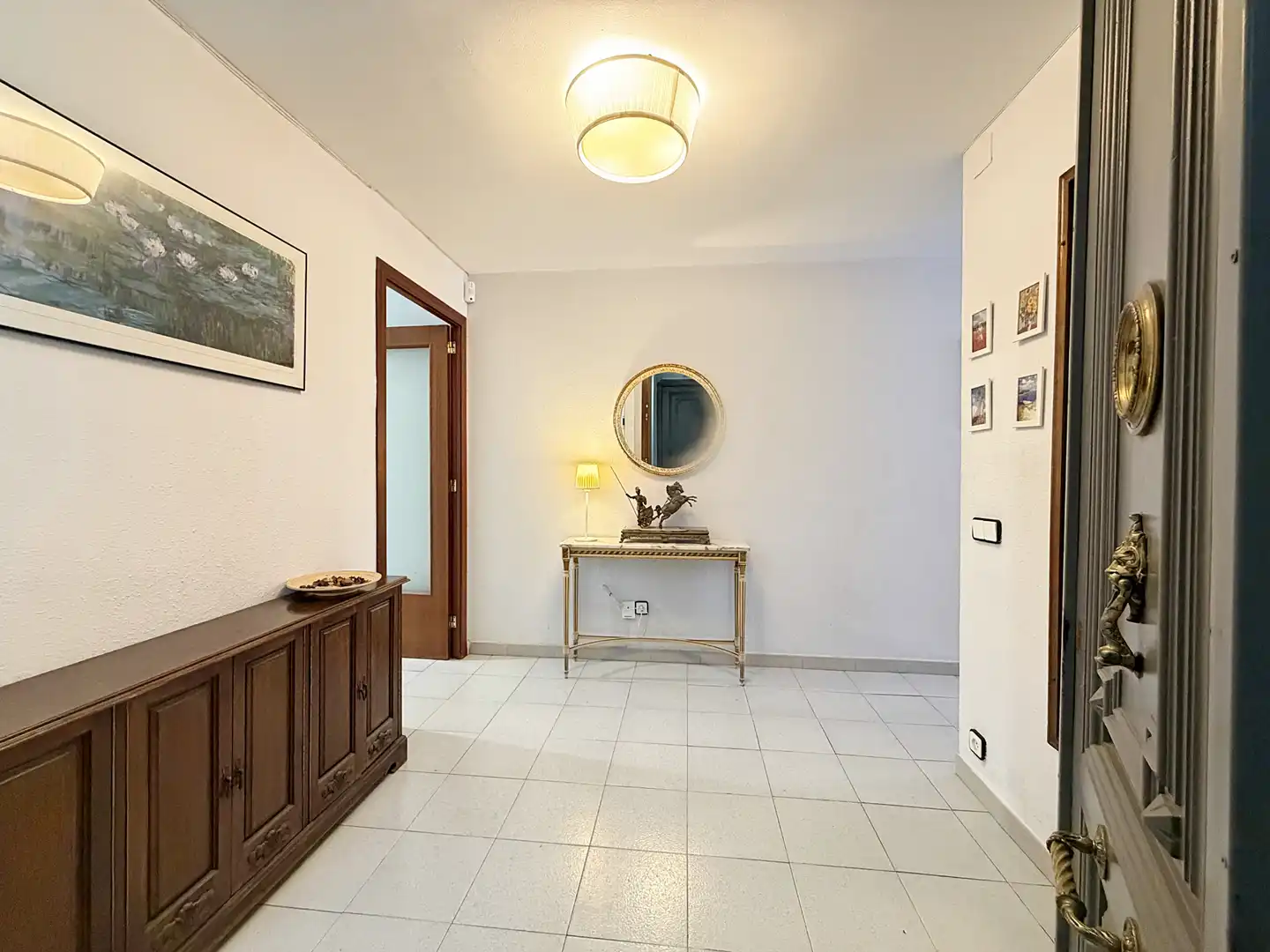 Flat for sale in Barcelona  with Air Conditioner and Balcony