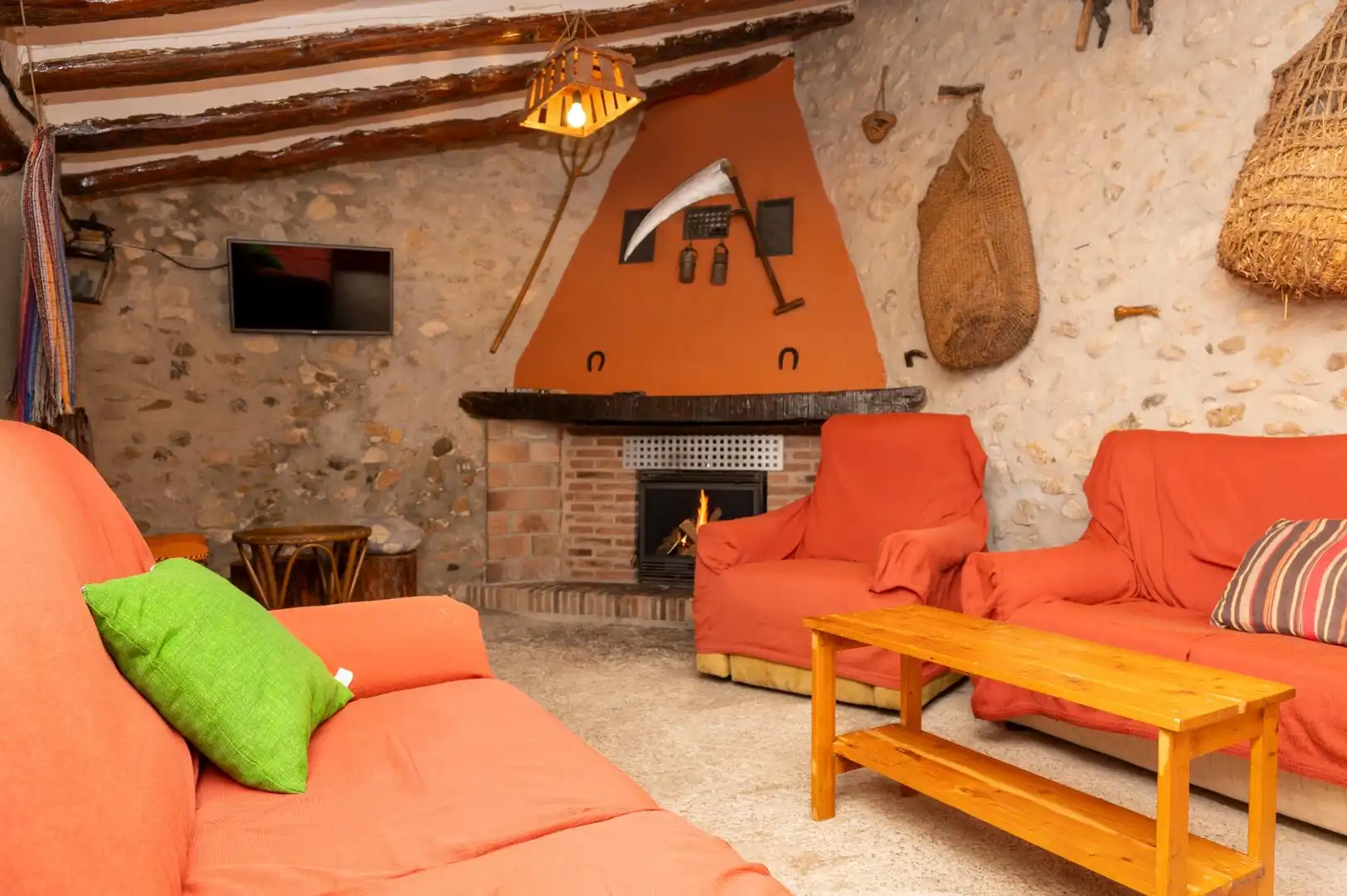Sala d'estar de Casa o xalet en venda en Blanca amb Terrassa, Piscina i Moblat