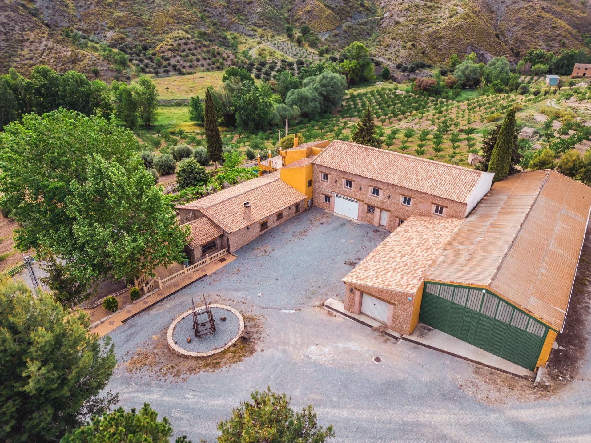 Vista exterior de Finca rústica en venda en Gor amb Aire condicionat, Calefacció i Traster