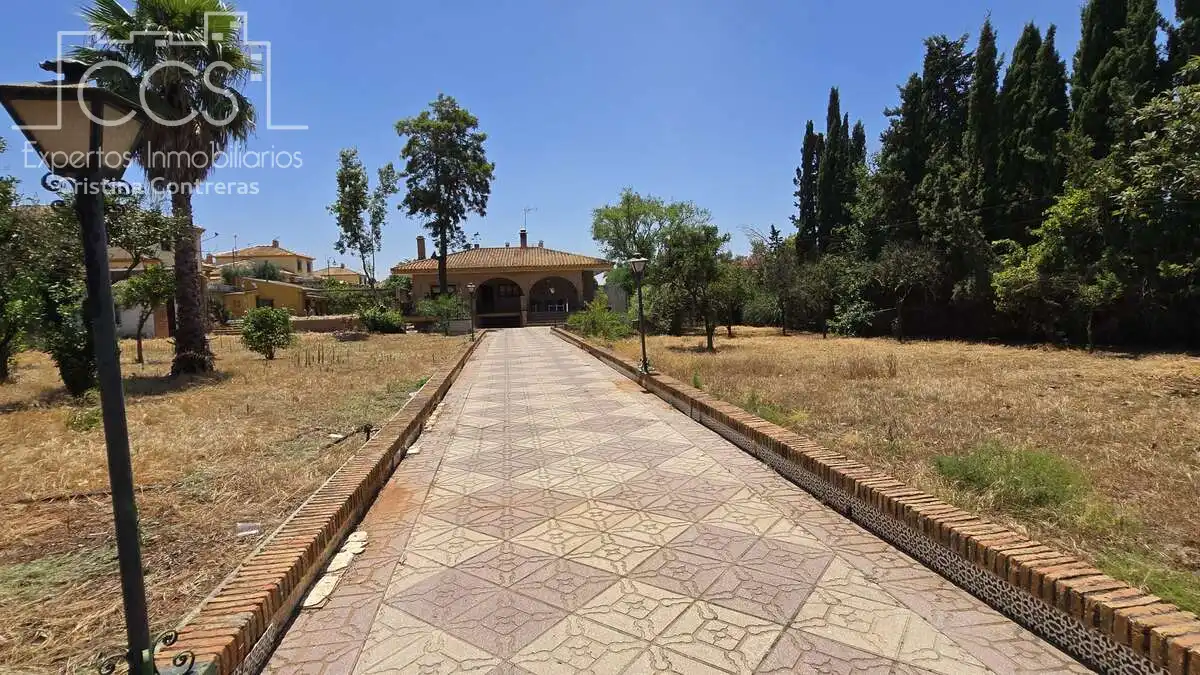 Casa o xalet en venda en Mairena del Alcor amb Aire condicionat, Traster i Piscina